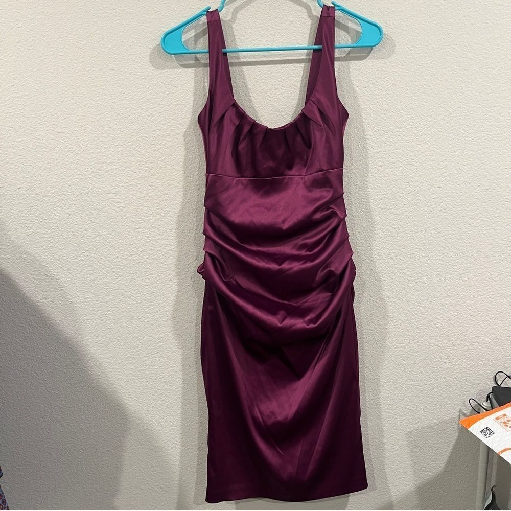 Suzi Chin for Maggy Boutique Elegant Plum Sleeveless fitted Dress size 0